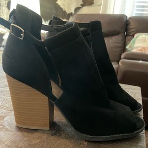 Heeled booties